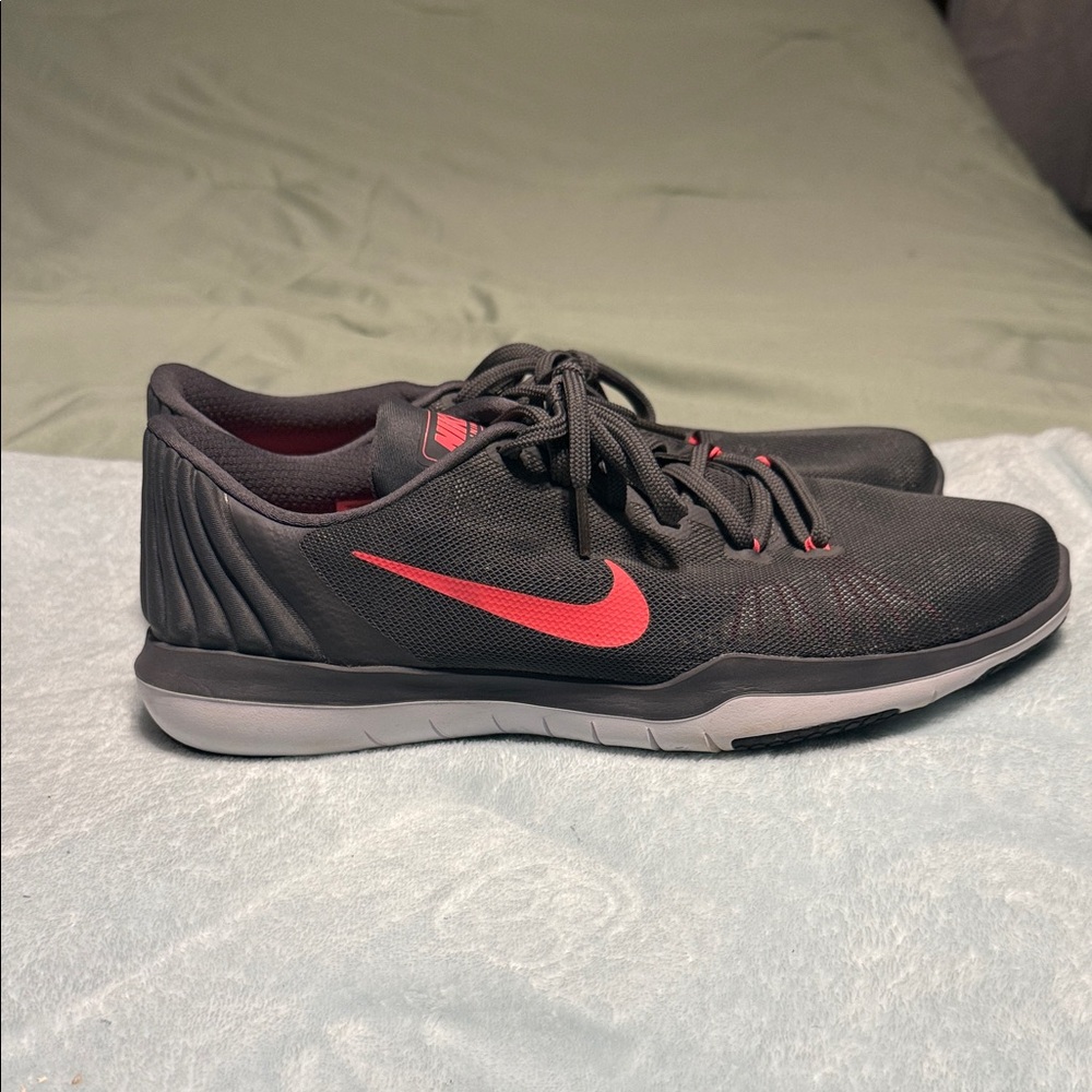 Nike Womens Flex Supreme TR5